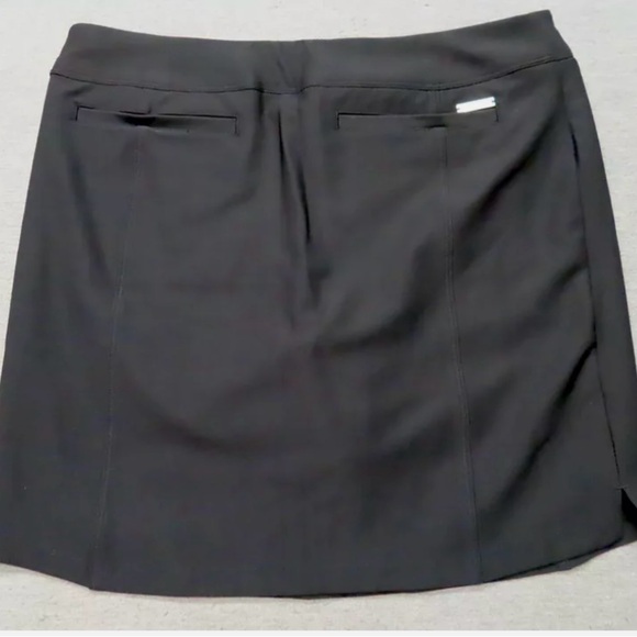 NWT Adidas Golf Women's Black Essadi Slim Skort Sz Small - Picture 3 of 4